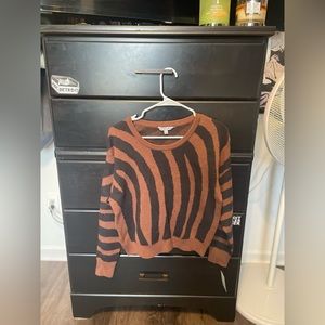 Women’s crew neck sweater